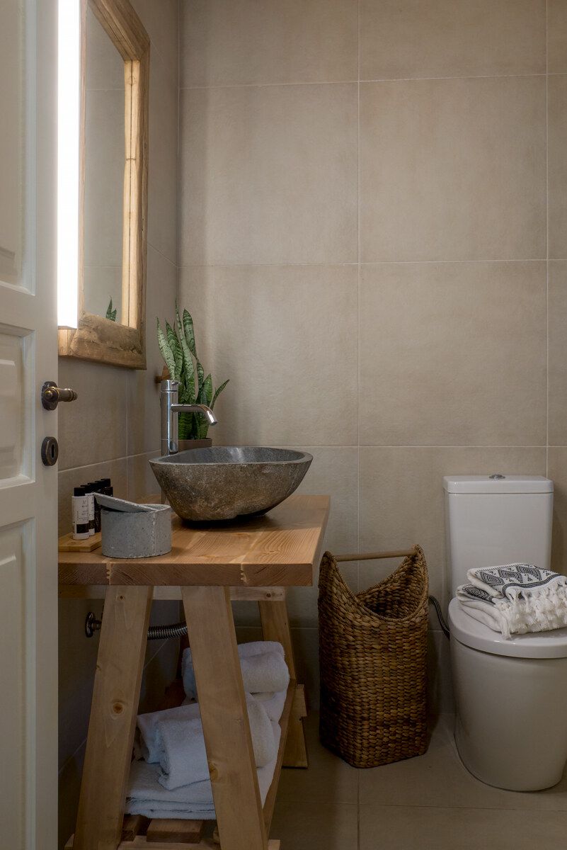 Villa: bathroom