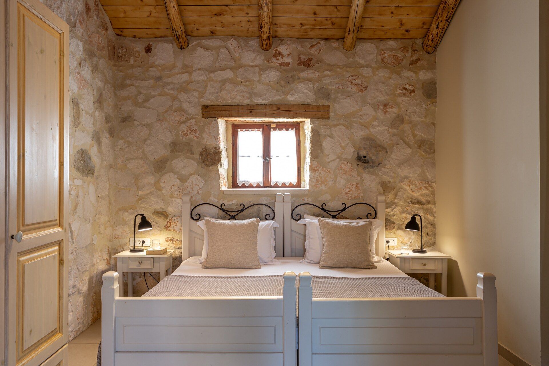 Studio: bedroom