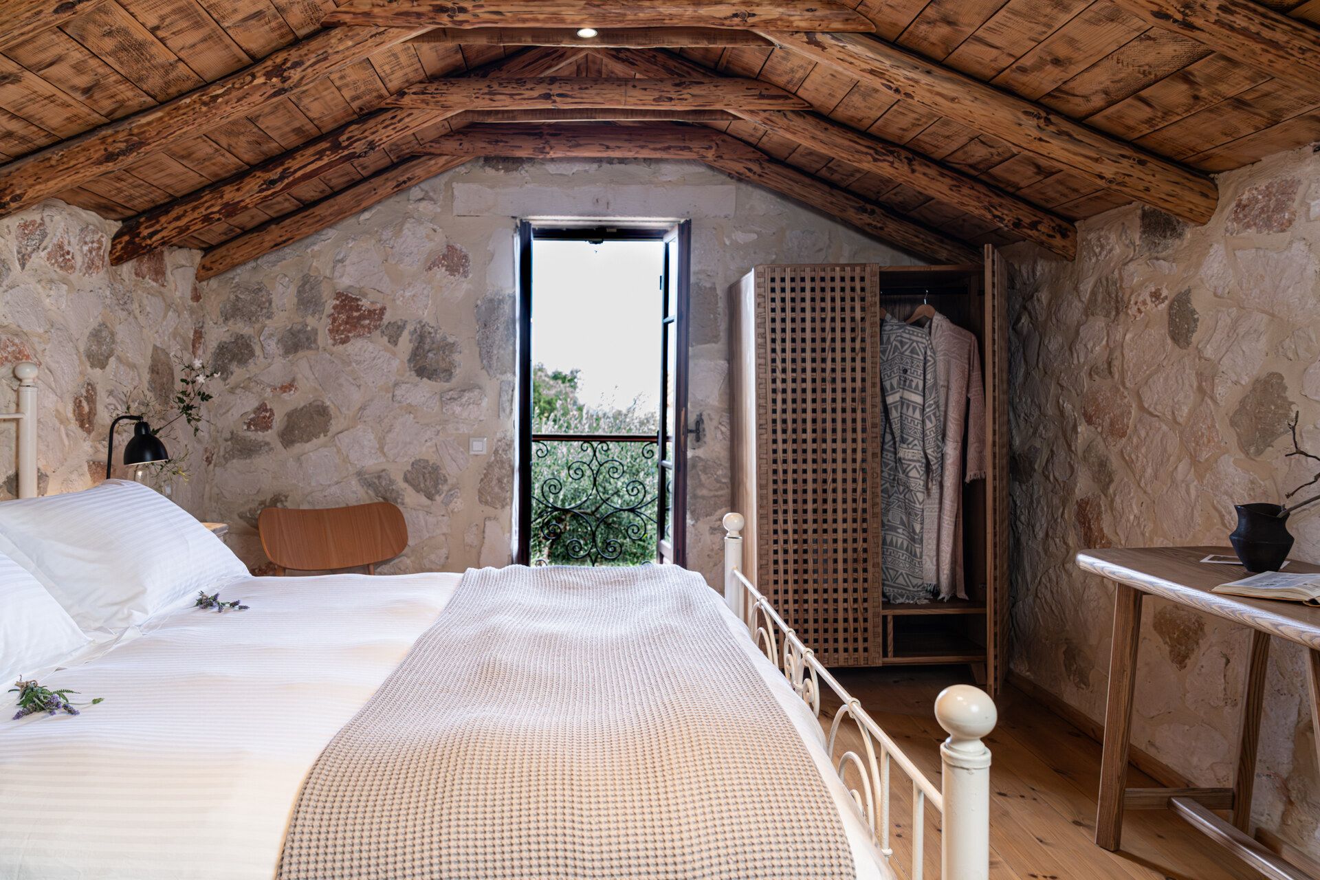Superior Villa: bedroom