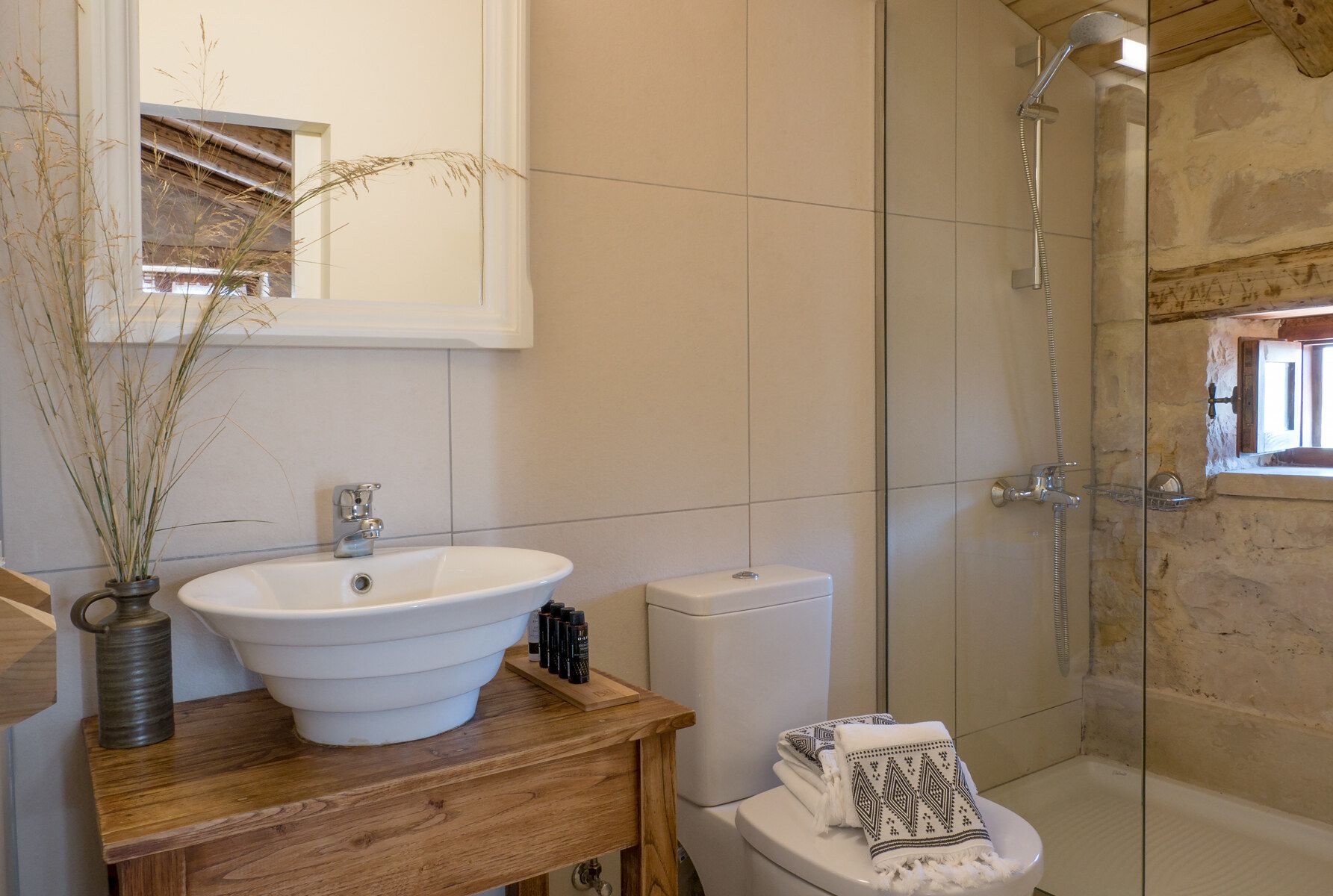 Villa: bathroom